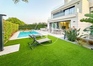 Maison  Carrer mary santpere. Casa en venta en montgat