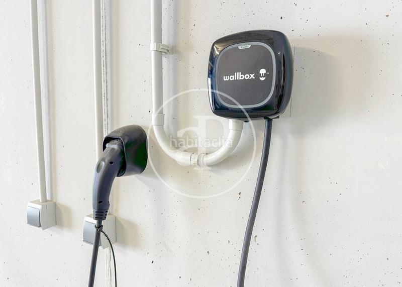 Foto 69249b2c-3f86-46d0-a483-e85262b7b236. Casa amb calefacció aparcament piscina a Montgat