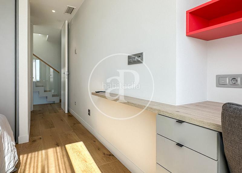 Foto 950bed2a-d343-4e84-9d80-d1a48188ecff. Casa amb calefacció aparcament piscina a Montgat