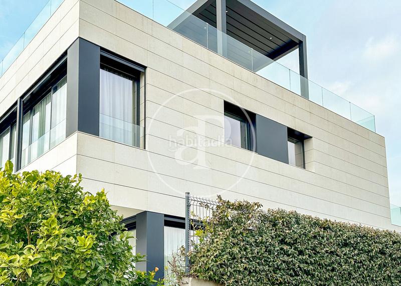 Foto ccbffbc2-350e-4c77-802c-1d7707966d90. Casa amb calefacció aparcament piscina a Montgat