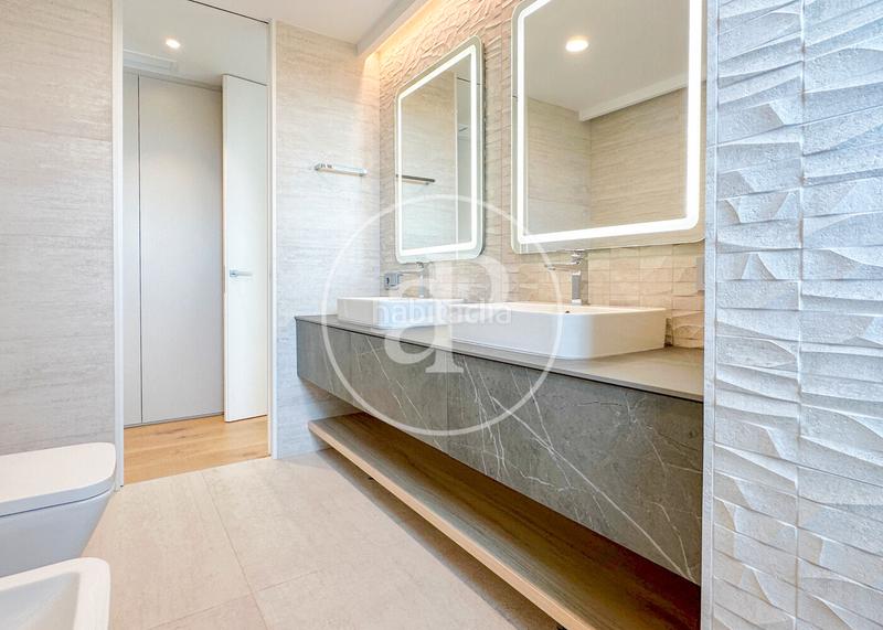 Foto db6021f8-0f92-4591-8b0c-b4d3f97df9a4. Casa amb calefacció aparcament piscina a Montgat