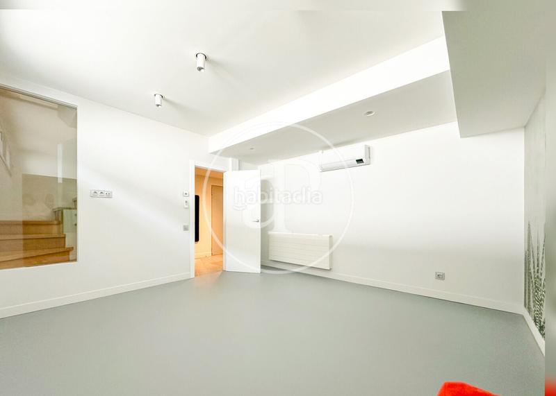 Foto f9590d58-3217-4534-90ab-fc4d48b33978. Casa amb calefacció aparcament piscina a Montgat