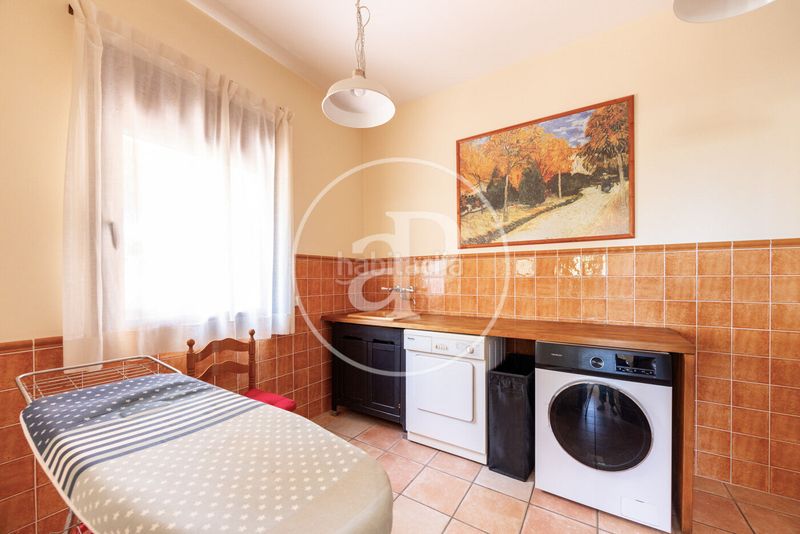 Foto 8a2bc641-d7d0-47e1-903e-9d9282fe5416. Casa amb calefacció aparcament a Nucli Urbà Argentona