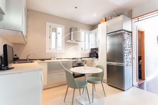 Miete Etagenwohnung  Carrer de la diputació. Piso en alquiler en sagrada familia