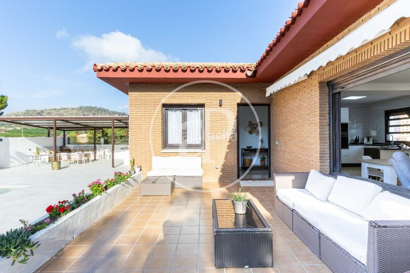 Foto 41f70098-208c-4895-a599-fdd7d9d0d670. Casa chalet independiente en venta en el puig en Centro-El Castillo Sagunt