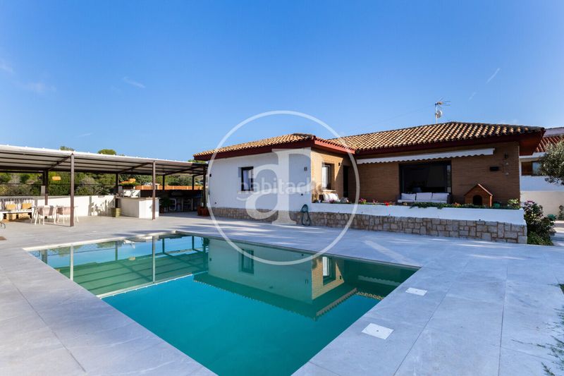 Foto 880a7bc6-b6c2-43ed-8b29-e52cdbf3131d. Casa chalet independiente en venta en el puig en Centro-El Castillo Sagunt