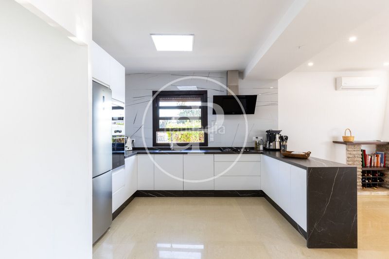 Foto a9992ee9-c9f2-4688-b748-aa70010f6e44. Casa chalet independiente en venta en el puig en Centro-El Castillo Sagunt