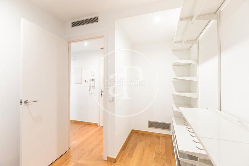 Foto c10be916-b216-4dd9-9ce1-5beb670cf0af. Àtic amb calefacció a L´Antiga Esquerra de l´Eixample Barcelona