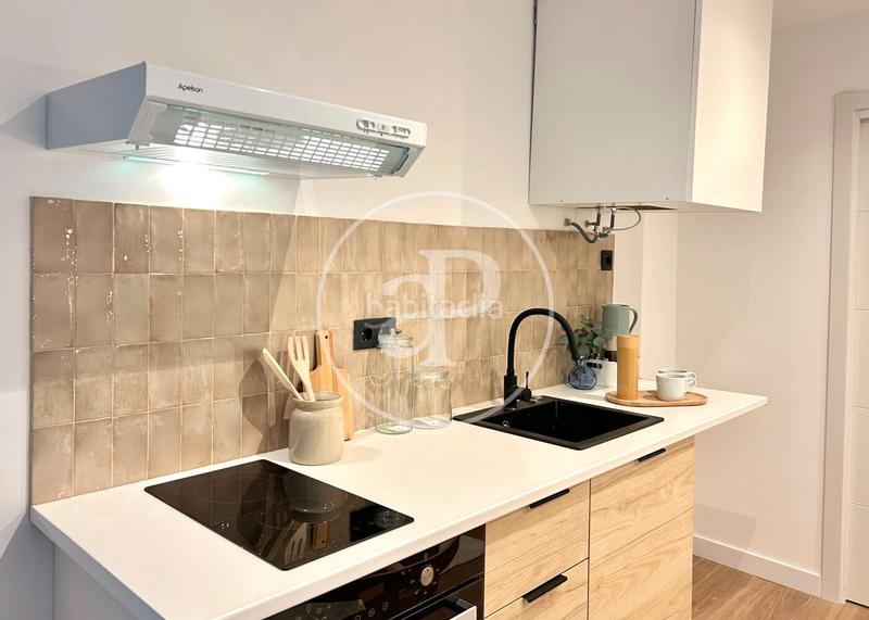 Foto 18a5f0ee-21f1-4d97-a635-dd2ea01bc4c2. Lloguer loft amb calefacció a Vila de Gràcia Barcelona