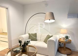 Rent Loft  Carrer de rabassa. Estudio en alquiler en vila de gracia