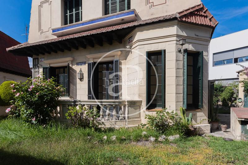 Foto 15ad2593-9dfd-4fa2-8226-f837788a8eb8. House with heating parking in Centre Sant Just Desvern