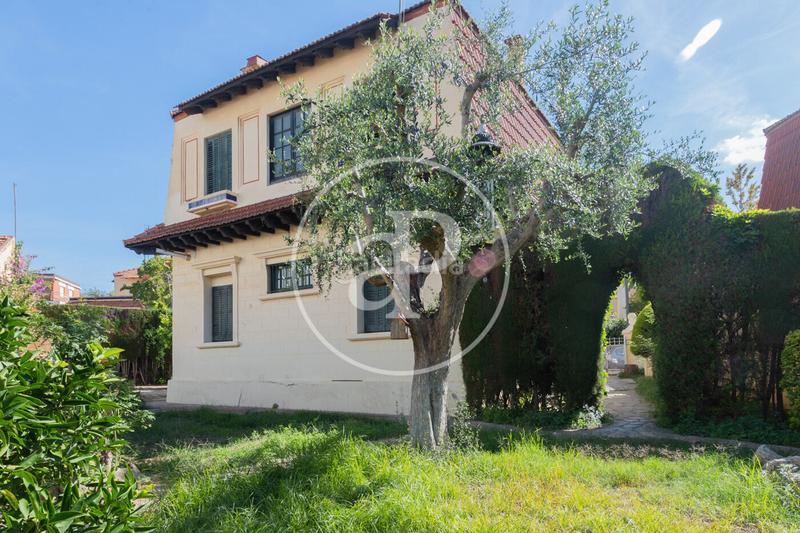 Foto 314fef36-bc09-453c-bd41-8dd6b446bae1. House with heating parking in Centre Sant Just Desvern