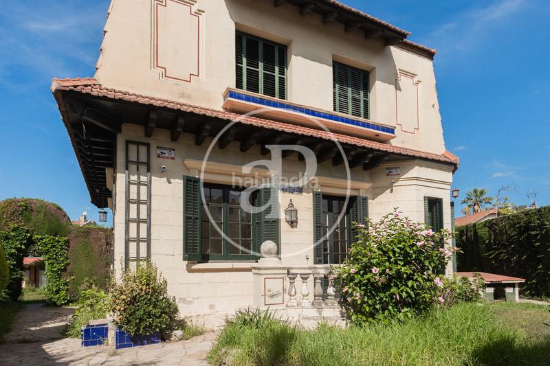 Foto 3cf6ac52-792a-40e6-a4e6-ead59e9686c6. House with heating parking in Centre Sant Just Desvern