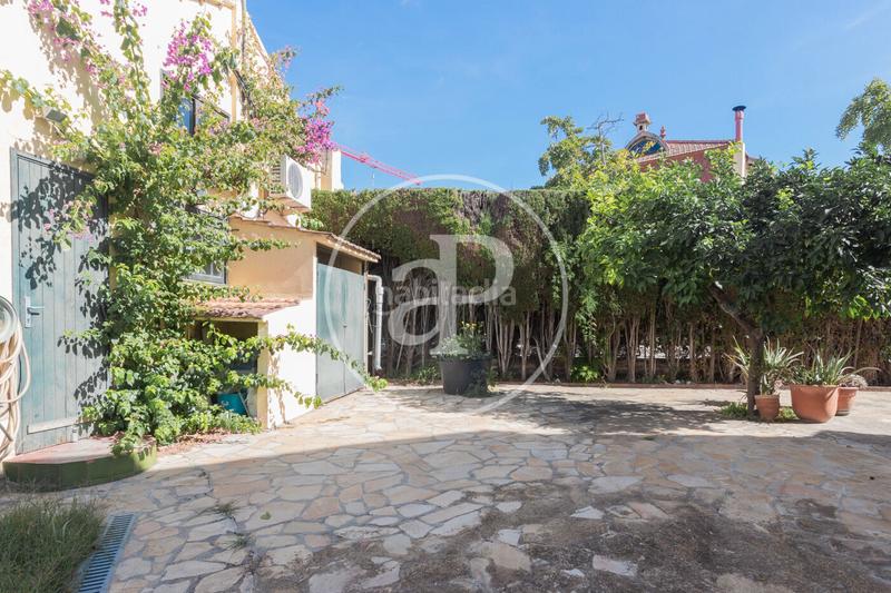 Foto 6d3b5f36-4b2e-4a4a-85a5-df95ab182268. House with heating parking in Centre Sant Just Desvern