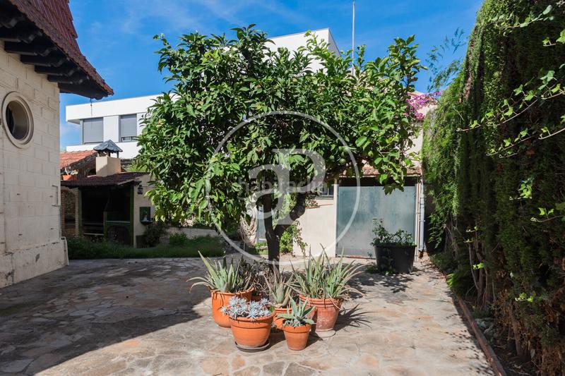 Foto 74690b5d-e2b0-4209-80d9-446593b5a870. House with heating parking in Centre Sant Just Desvern