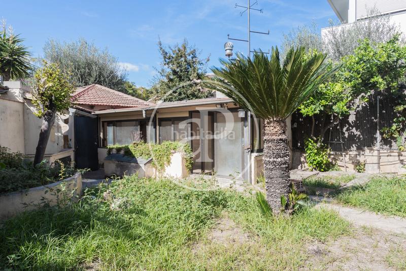 Foto e64211ab-0751-493b-add8-f3b1e8f50e3e. House with heating parking in Centre Sant Just Desvern