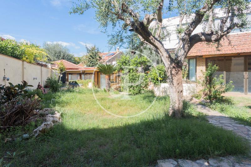 Foto fdcf808d-707b-4198-b979-d45060f7c607. House with heating parking in Centre Sant Just Desvern