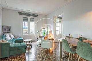 Miete Etagenwohnung  Carrer de l'ensenyança. Piso en alquiler en el gotico