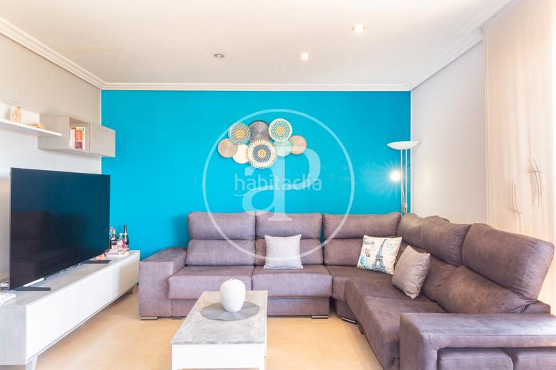 Foto 08cdde13-41d0-4185-92bb-0b05c8d9f893. Àtic amb calefacció aparcament piscina a Sant Pau Valencia