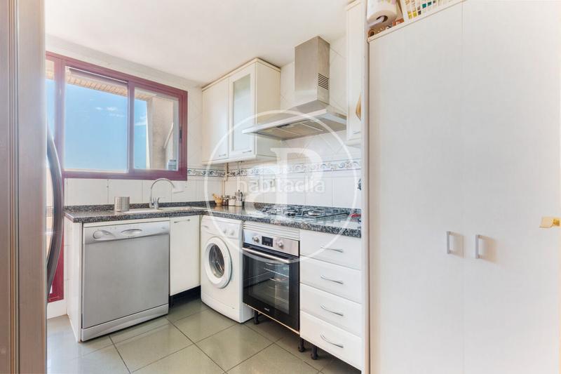 Foto 1b637423-3b29-4ea6-b7ff-07c8d961fd3a. Àtic amb calefacció aparcament piscina a Sant Pau Valencia