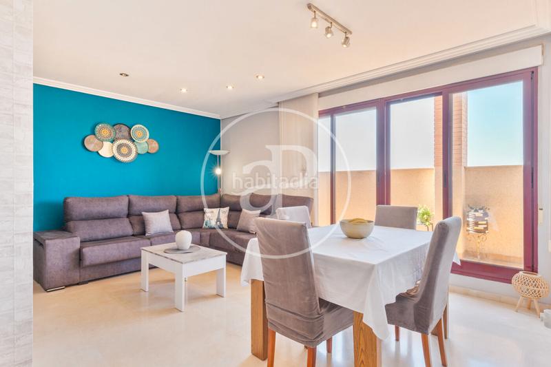 Foto c3574ff6-69ce-4354-aa1c-537bc3f6a7ab. Àtic amb calefacció aparcament piscina a Sant Pau Valencia