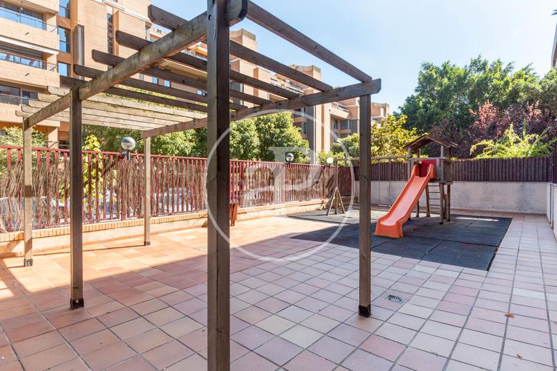 Foto c8825f29-d08e-4176-ab39-c68111c0f17b. Àtic amb calefacció aparcament piscina a Sant Pau Valencia