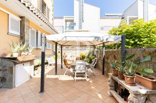 Casa  Carrer de torras i bages. Casa en venta en cerdanyola del vallès