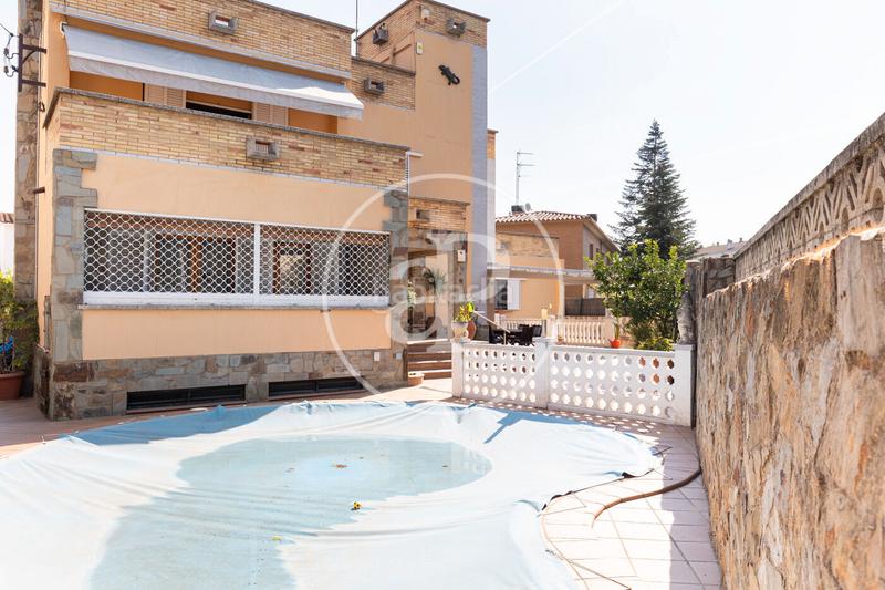 Foto 30ce0dc8-9258-4e44-adc7-d963dce6c316. Haus mit heizung parking pool in Martinica - Ateneu Cerdanyola del Vallès