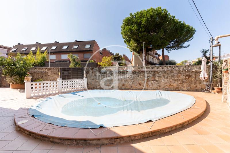 Foto 80b2fd9f-e4b6-43ff-8bf3-1170631b658a. Haus mit heizung parking pool in Martinica - Ateneu Cerdanyola del Vallès