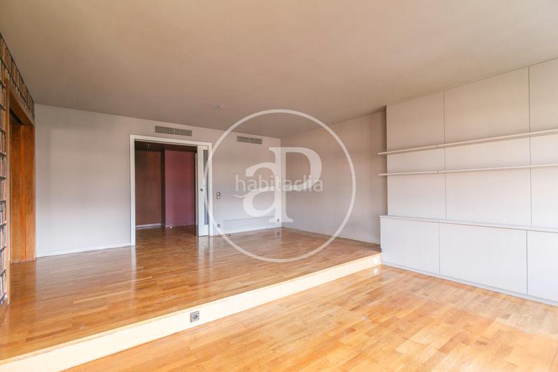 Foto 0abbfc3f-ce6b-4c78-a445-aa89a98cec42. Lloguer àtic amb calefacció aparcament a Sant Gervasi - Galvany Barcelona