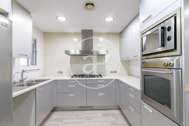 Foto 0cd0f892-0eb2-4534-a5a4-01d981a724a3. Lloguer àtic amb calefacció aparcament a Sant Gervasi - Galvany Barcelona