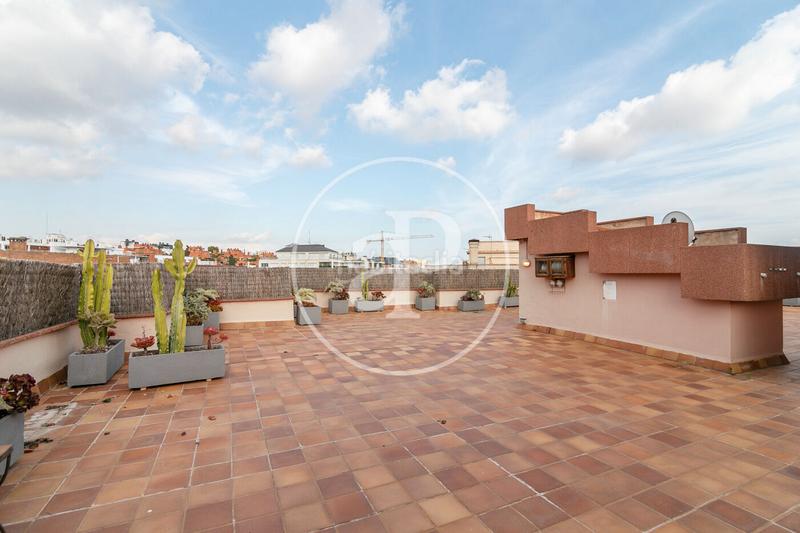 Foto 105d00fc-9a3e-4c54-ad13-0beae3657cdb. Lloguer àtic amb calefacció aparcament a Sant Gervasi - Galvany Barcelona