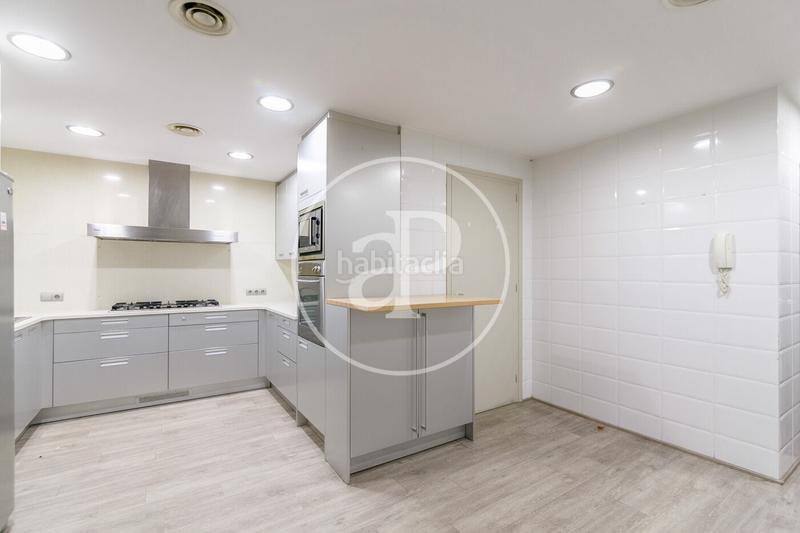 Foto 96737524-c9a0-4da8-a34a-1fb97cadf0d8. Lloguer àtic amb calefacció aparcament a Sant Gervasi - Galvany Barcelona