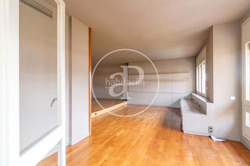 Foto aee38f92-7f89-4d70-a261-34b582a4afb7. Lloguer àtic amb calefacció aparcament a Sant Gervasi - Galvany Barcelona