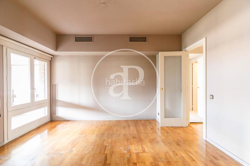 Foto f44d1ed6-fd70-4209-bd8b-6fb8d8826126. Lloguer àtic amb calefacció aparcament a Sant Gervasi - Galvany Barcelona