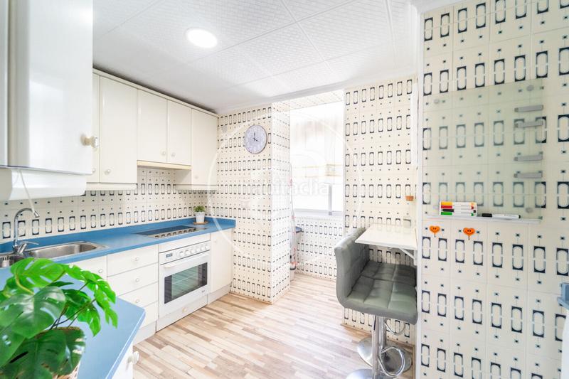 Foto c4512252-2945-477e-bc6f-b77b9cd88424. Pis amb calefacció a Los Ángeles Alicante