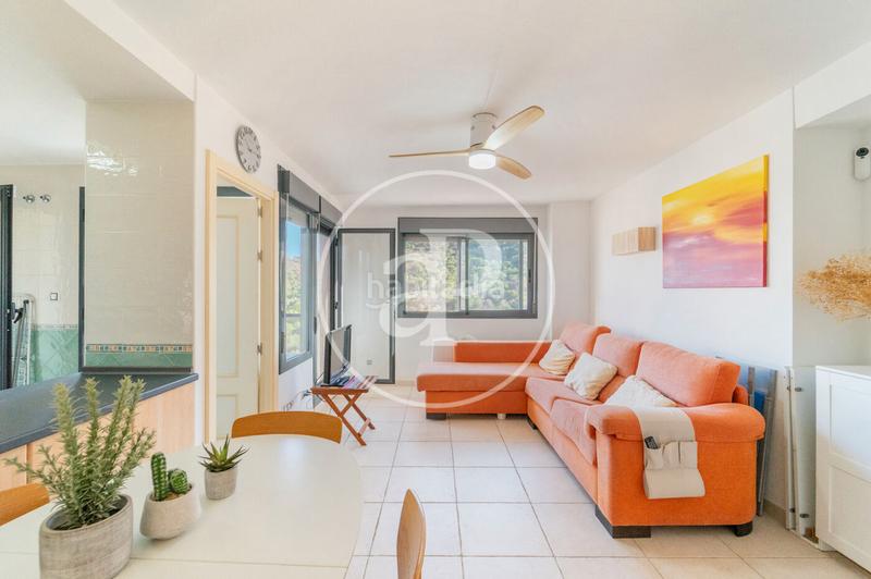 Foto 6ffd2456-f5e1-41f6-8214-ea79d3cc6f80. Pis amb calefacció aparcament piscina a Mirador de la Cala-Benimar Vila Joiosa (la)