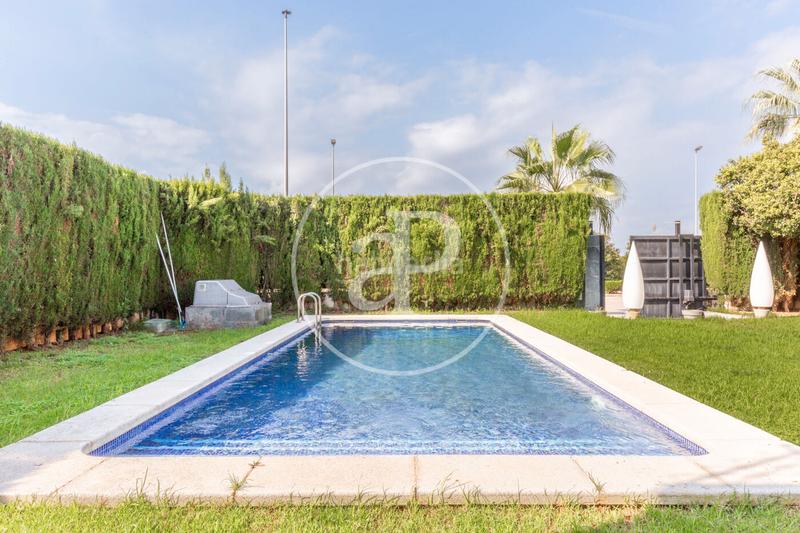 Foto 48bdbf57-301b-4ef7-9cfc-811303ffb361. Casa amb calefacció aparcament piscina a Playa Burriana