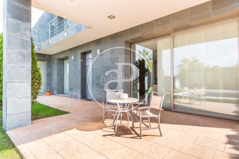 Foto 544b5283-f3a6-4818-a67c-5ecb27d54b77. Casa amb calefacció aparcament piscina a Playa Burriana