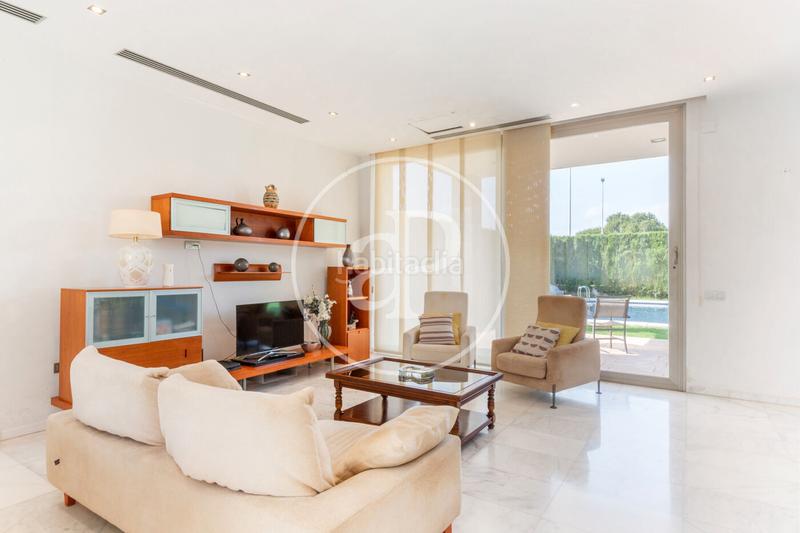 Foto dea53055-7da0-4144-bcc2-25c2800d7f8b. Casa amb calefacció aparcament piscina a Playa Burriana