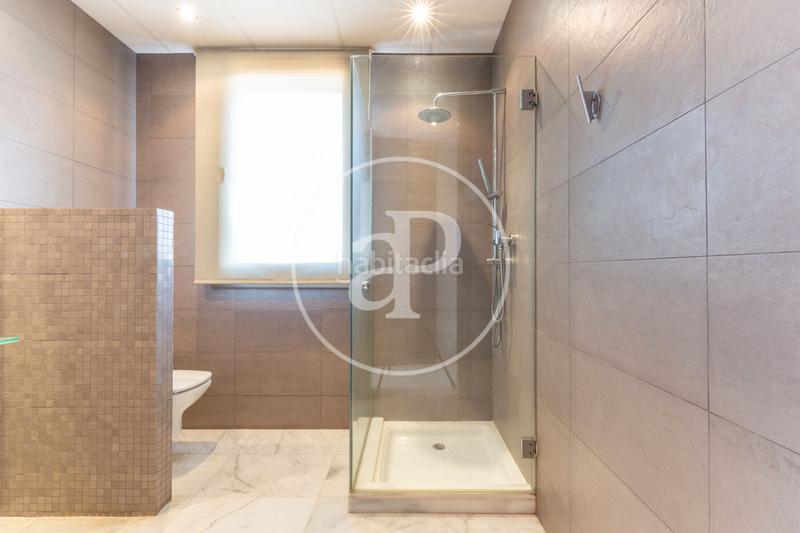 Foto f28bb467-bb42-45c6-9c8f-db2bc3fc10d1. Casa amb calefacció aparcament piscina a Playa Burriana