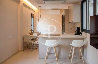 Rent Flat  C/ de roger de flor. Piso en alquiler en ciutat vella