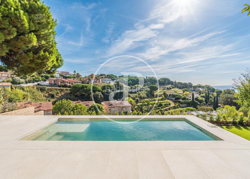 Foto 03fa1b25-be62-4ca4-8157-c7e54cce1af2. House with heating parking pool in Urbanitzacions Arenys de Mar