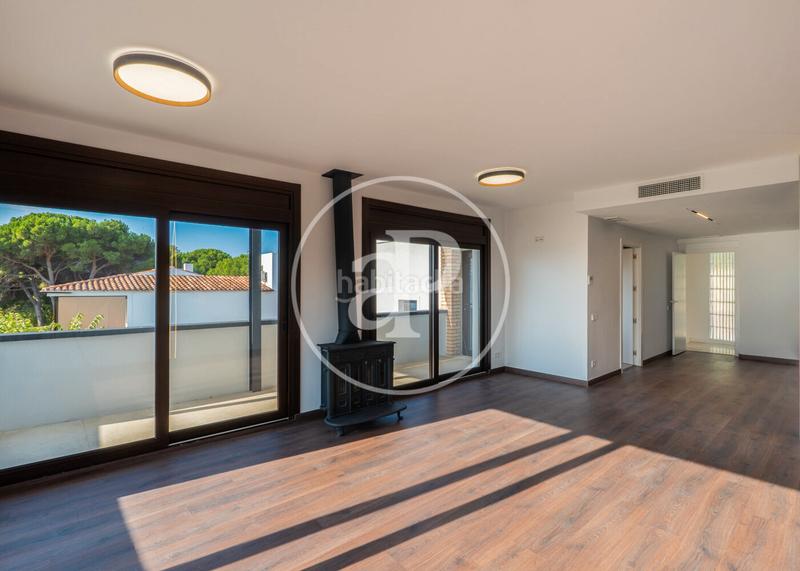 Foto 0921f8f7-85f6-42f3-9f50-d680bf914ed5. House with heating parking pool in Urbanitzacions Arenys de Mar