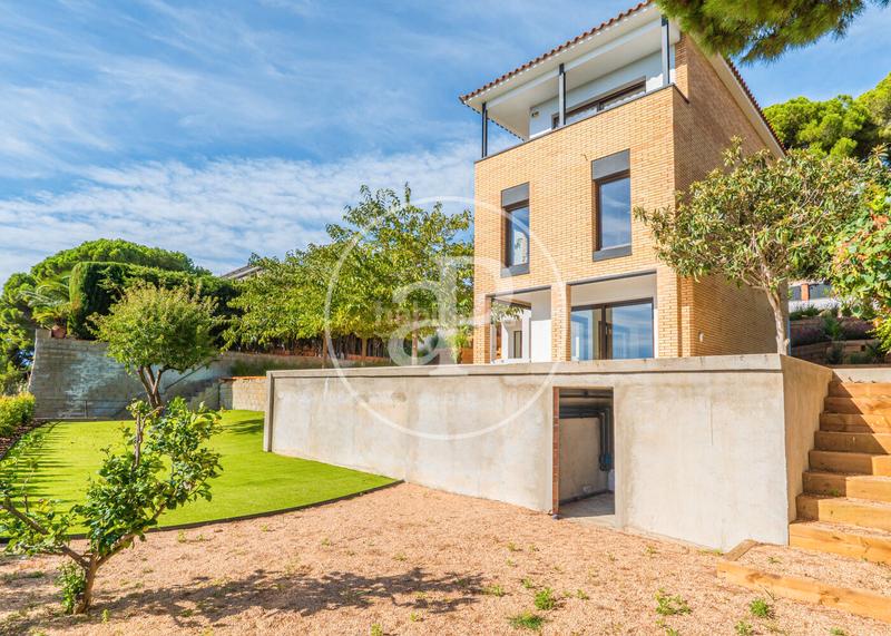 Foto 4230711a-2112-4417-b723-8114df6d270c. House with heating parking pool in Urbanitzacions Arenys de Mar