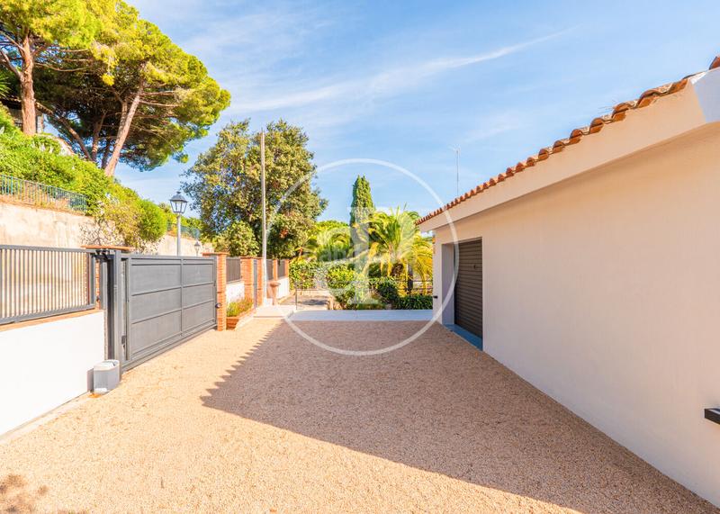 Foto 526b0f4b-af50-452e-b070-52a6479cb4ce. House with heating parking pool in Urbanitzacions Arenys de Mar