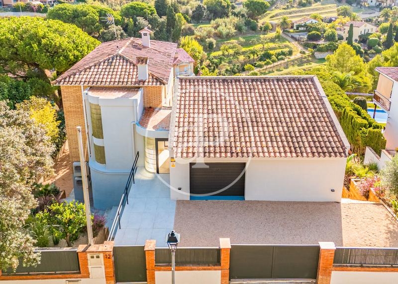 Foto a5f94b3e-c205-4494-ba2d-b8b1ba437bb6. House with heating parking pool in Urbanitzacions Arenys de Mar