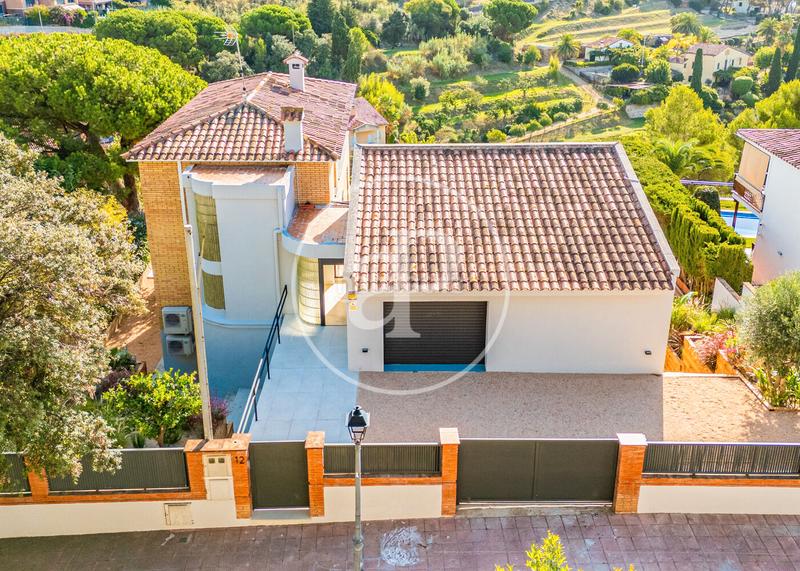 Foto bef341f1-7d4c-49b3-b76f-34a08481ca1c. House with heating parking pool in Urbanitzacions Arenys de Mar