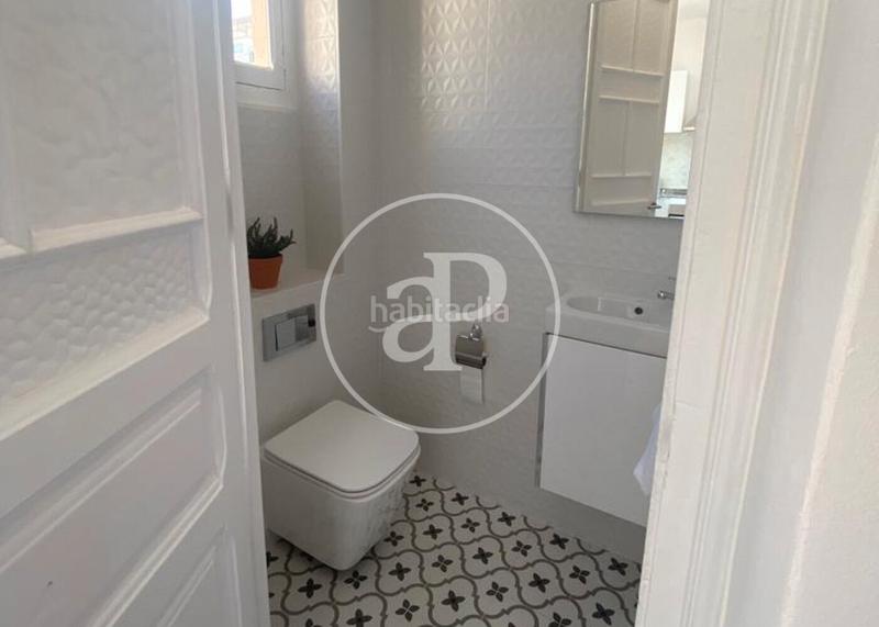 Foto f4f42dcb-9376-42aa-9ea0-1de3d0666060. Flat with heating in Dreta de l´Eixample Barcelona