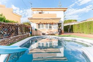 Casa a La Cañada. Chalet independiente en venta la cañada